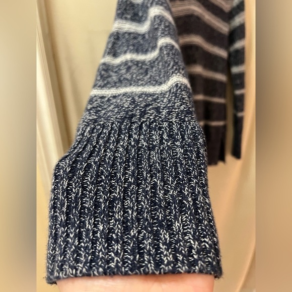 ⚫️ BOGO Eddie Bauer women’s hooded long sleeve comfortable top size medium - Picture 4 of 8